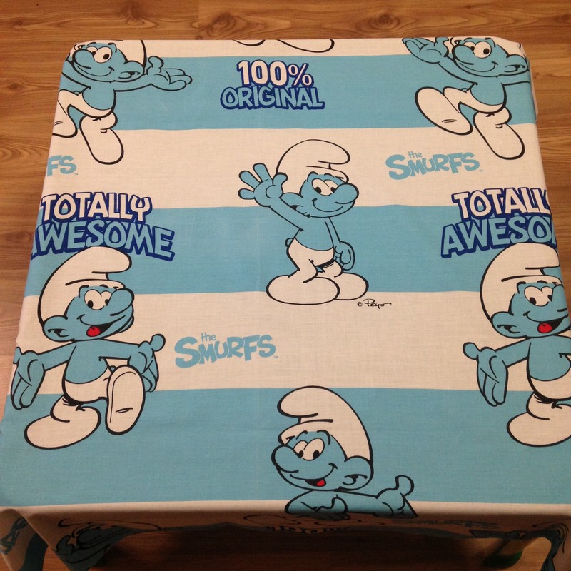 Table cloth (Smurfs) for party hire Bloemfontein